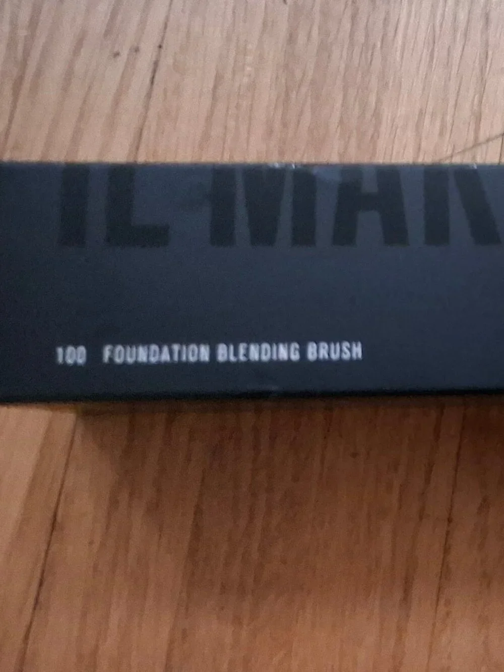 IL Makiage Foundation Blending Brush #100